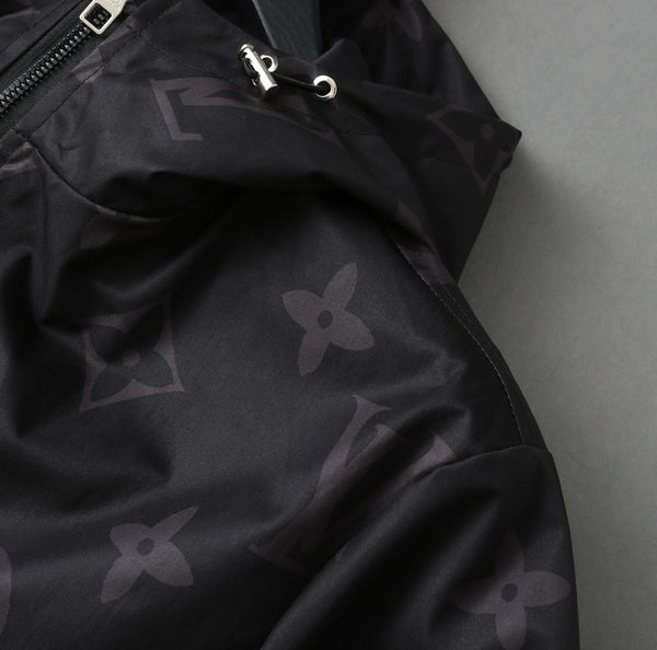 GIACCA CON CAPPUCCIO MONOGRAMMA NERO LV 238975