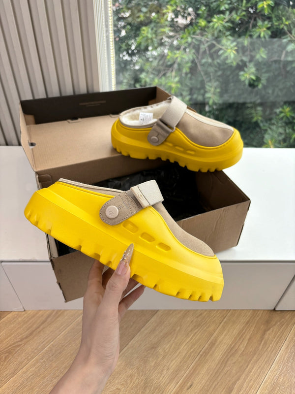 UGG PeakMod Mule Warm Beige Yellow Suede 525929
