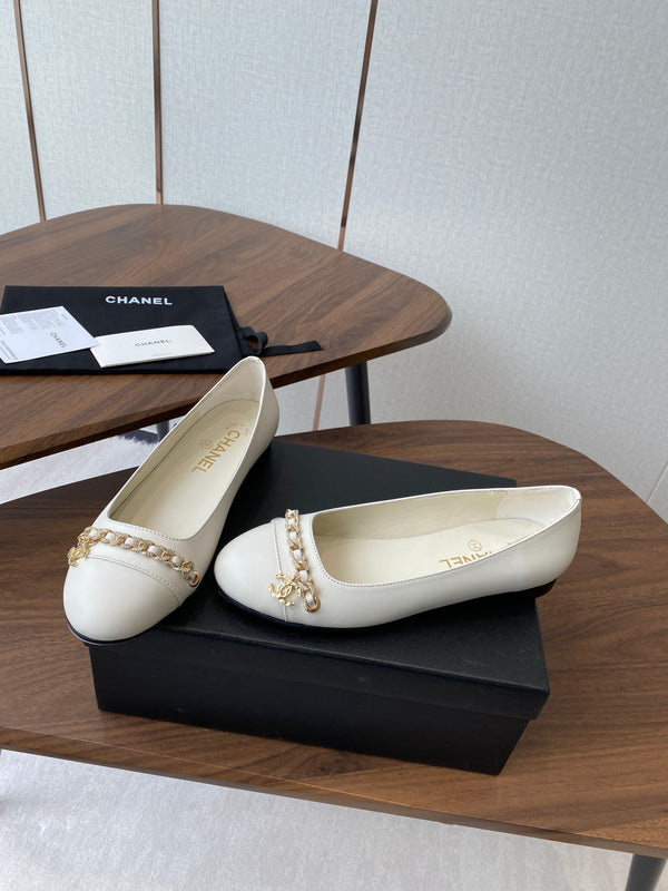 CC Ballerina Chain Flats White Lambskin GHW 431485