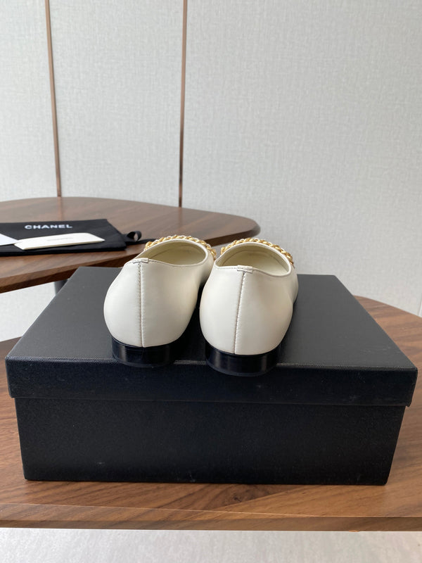 CC Ballerina Chain Flats White Lambskin GHW 431485