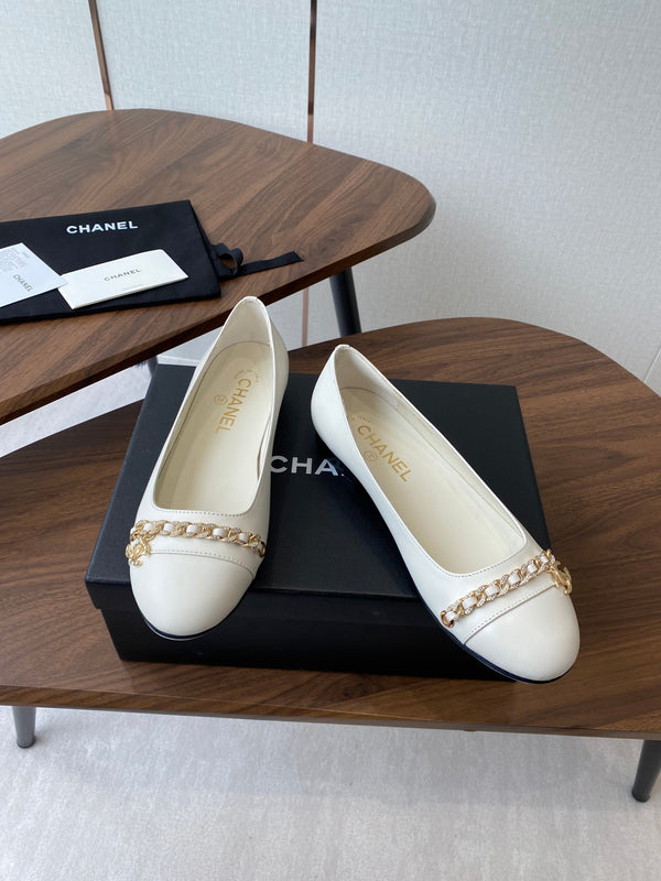 CC Ballerina Chain Flats White Lambskin GHW 431485
