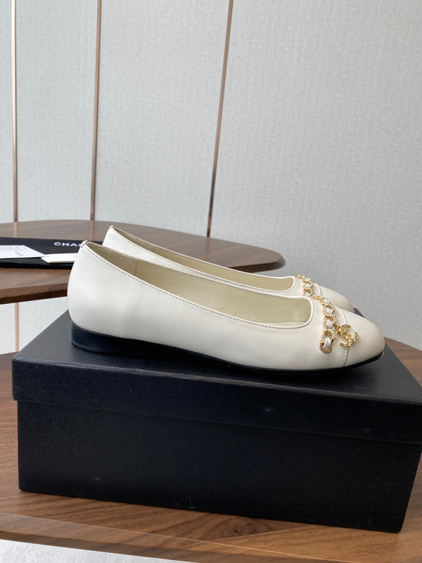 CC Ballerina Chain Flats White Lambskin GHW 431485