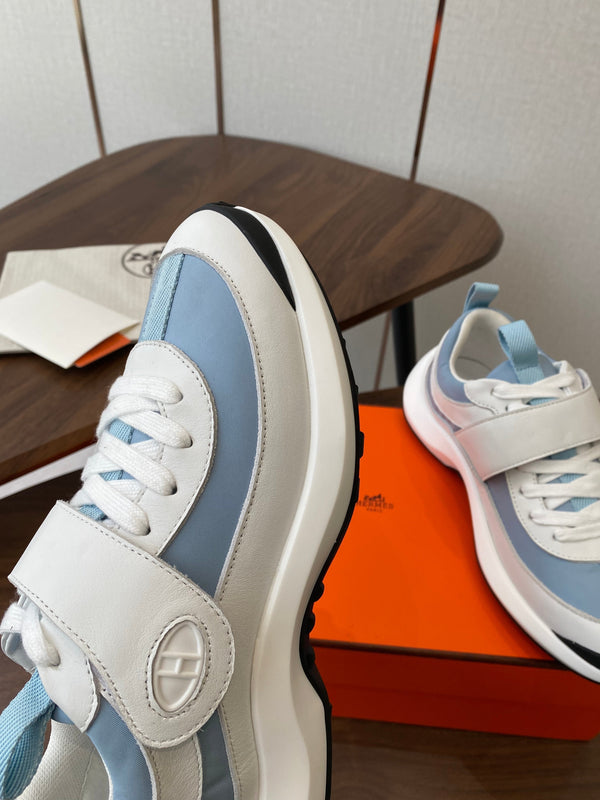 Sneakers da coppia HM bianche blu beige scamosciate