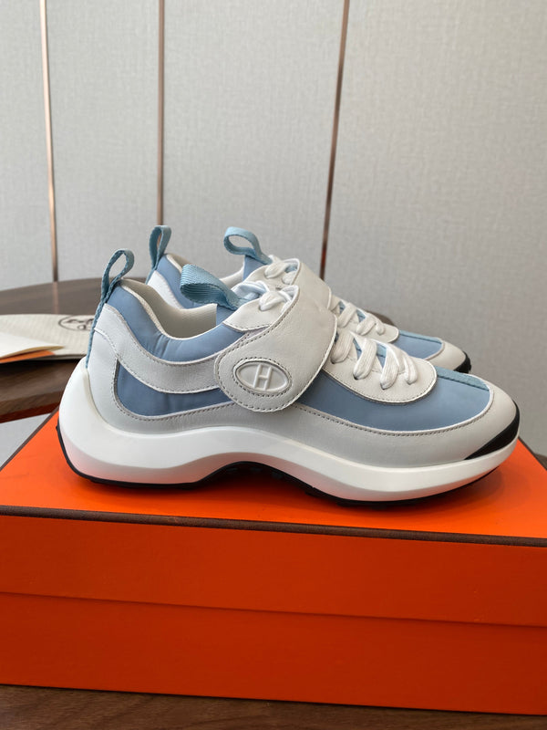 Sneakers da coppia HM bianche blu beige scamosciate