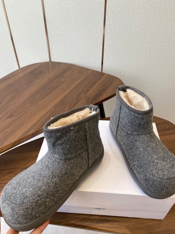 Loewe snow boots gray white suede wool 477799