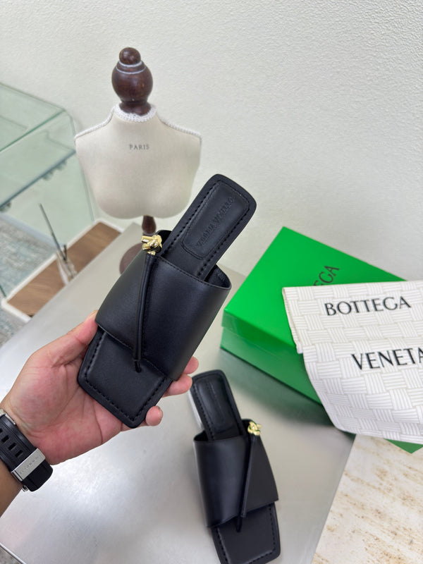 BV 25s Solstice Flat Thong Calfskin GHW