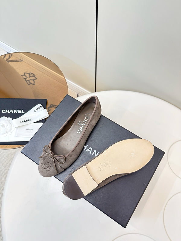 Chanel 25 Ballet Flat Grey-taupe Suede 469253