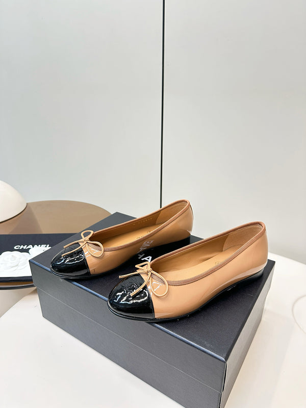 Chanel 25 Ballet Flat Tan Black Patent Leather 469255