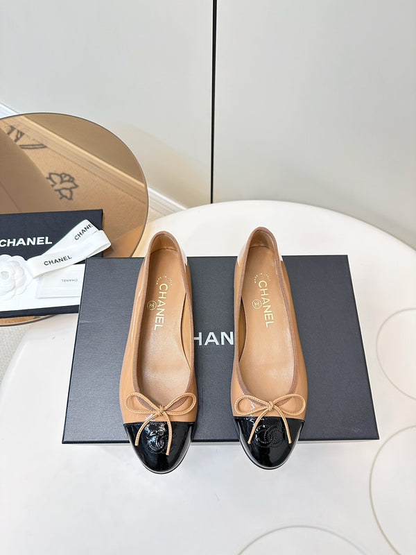Chanel 25 Ballet Flat Tan Black Patent Leather 469255