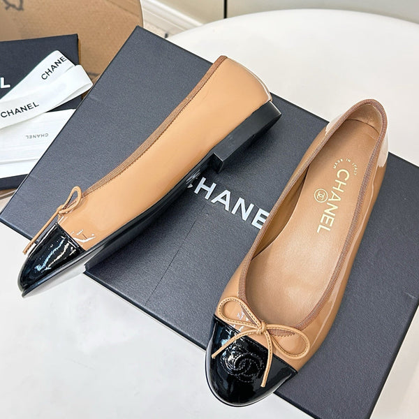 Chanel 25 Ballet Flat Tan Black Patent Leather 469255