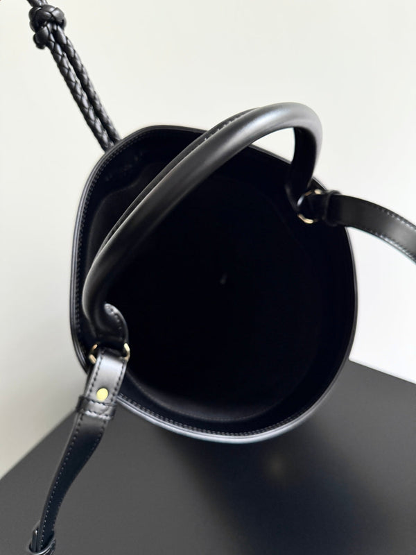 BV 25S Medium Liberta 30cm Black Calfskin GHW