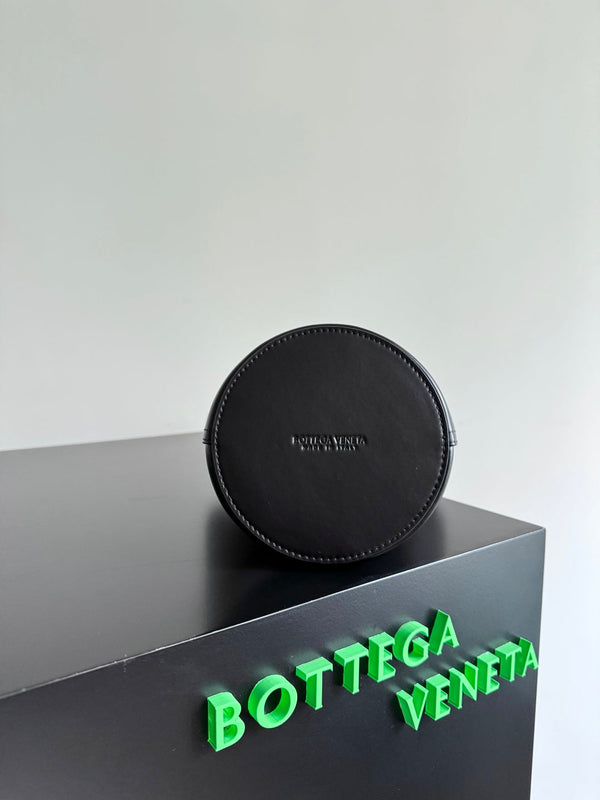 BV 25S Small Liberta Bag 22cm Black Calfskin GHW