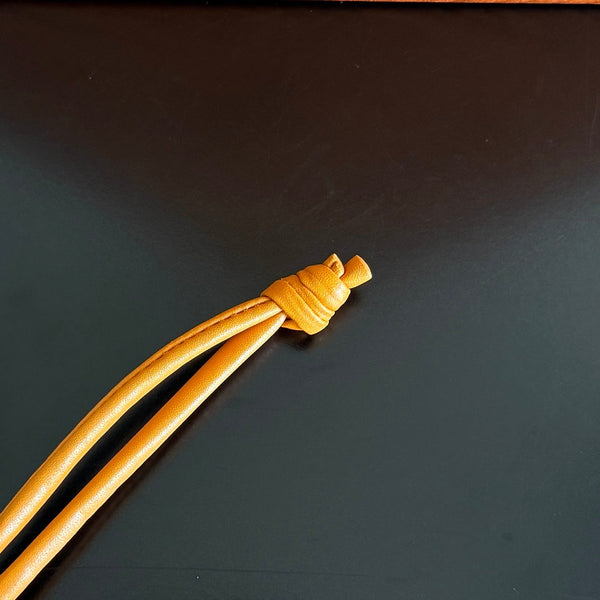 BV 25 Puppy Charm Orange leather