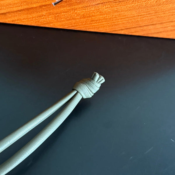 BV 25 Puppy Charm Grey leather