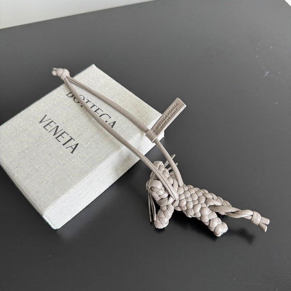 BV 25 Woven Kitten Charm Grey leather