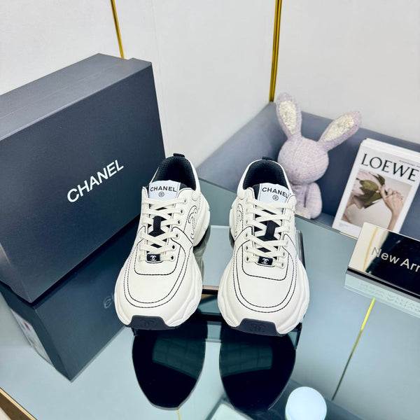 CC Sneaker White with Sticker Cowhide 238628