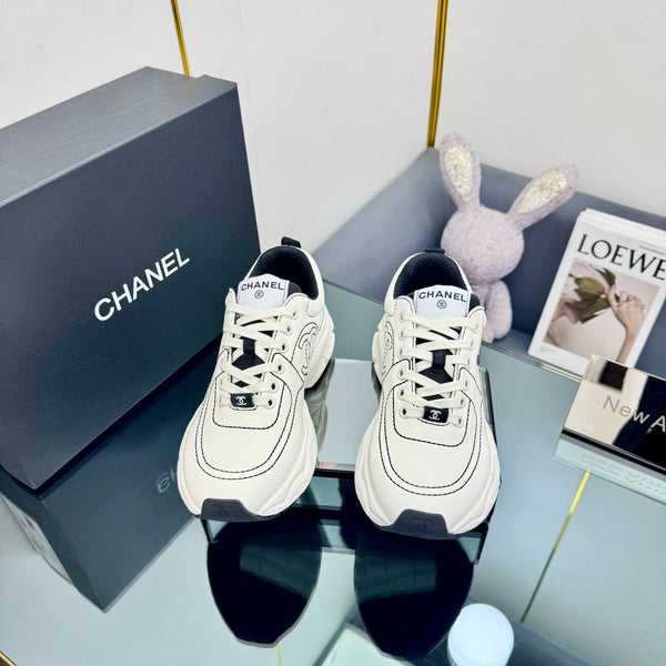 CC Sneaker White with Sticker Cowhide 238629