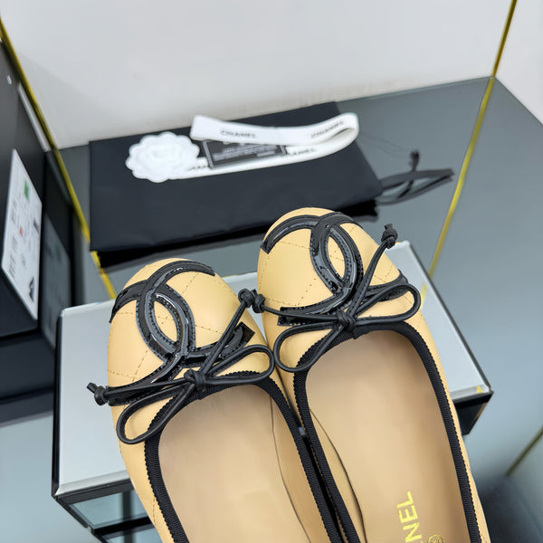 CC Loafers Beige Sheepskin Mix Bow 297796