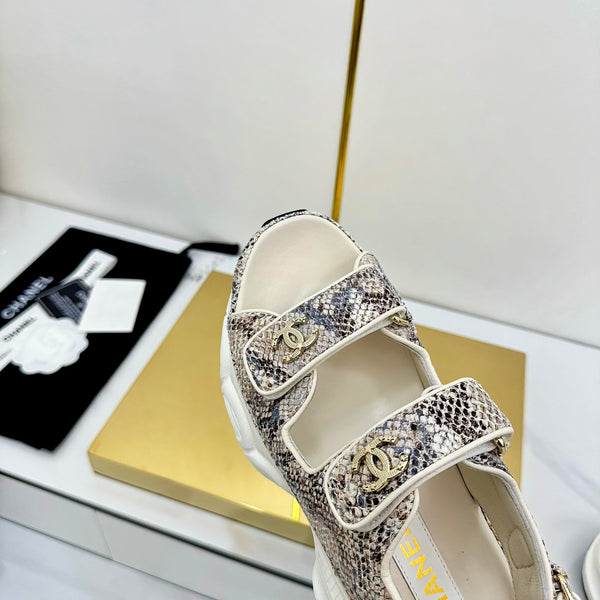 CC 25 Sandals Mutilcolor Pearlescent Sheepskin 312942