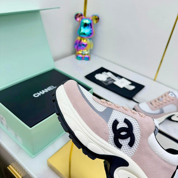 CC 25 Sneaker Pink White Cowhide 331176
