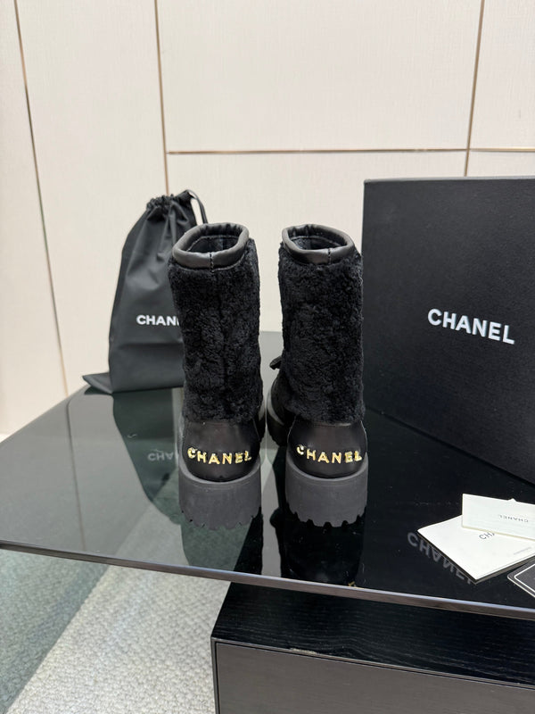 CC platform snow boots black sheepskin and wool 532189