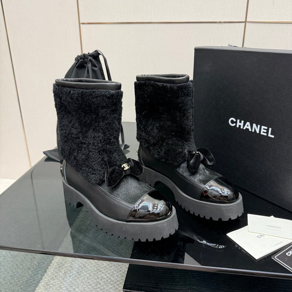 CC platform snow boots black sheepskin and wool 532189