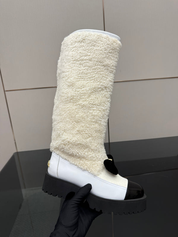 CC knee-high boots white black sheepskin and wool 532190