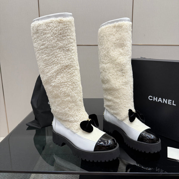 CC knee-high boots white black sheepskin and wool 532190