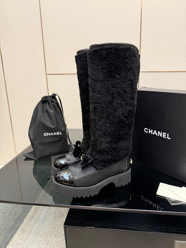 CC knee-high boots black sheepskin and wool 532192