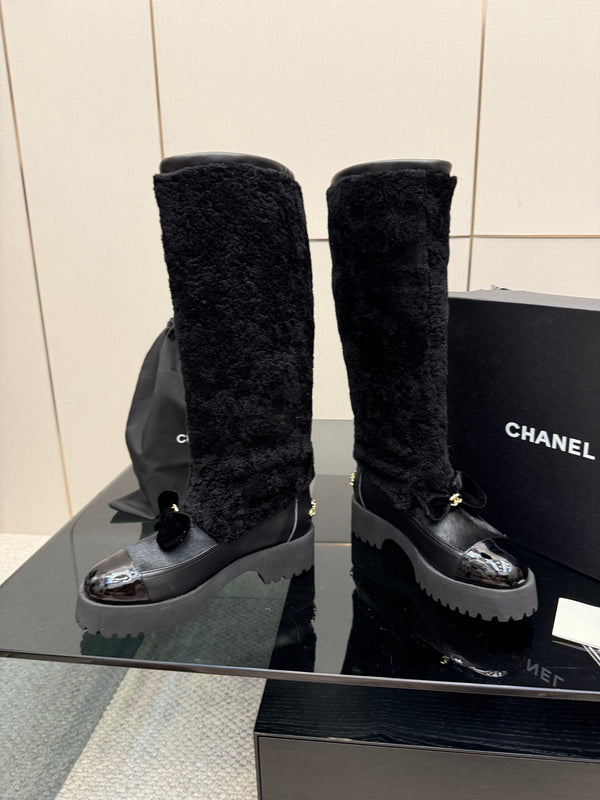 CC knee-high boots black sheepskin and wool 532192