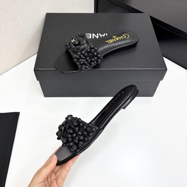 CC 25C Mules Flower Black Calfskin