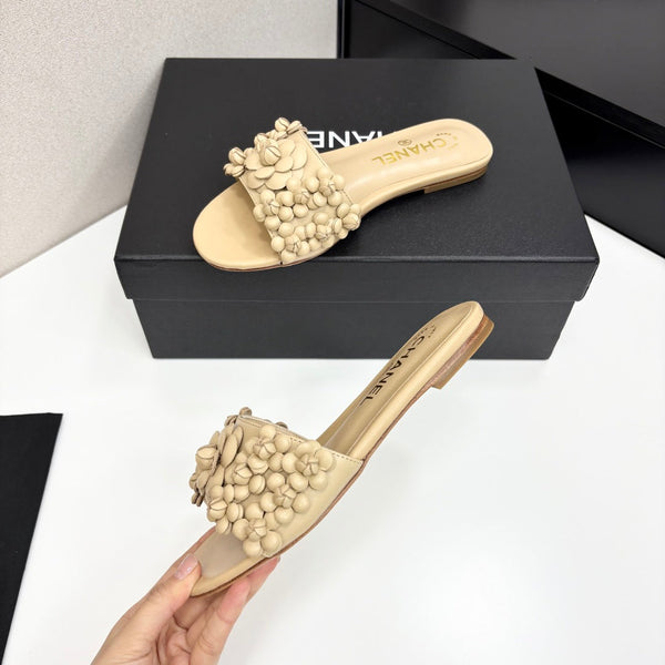 CC 25C Mules Flower Beige Calfskin