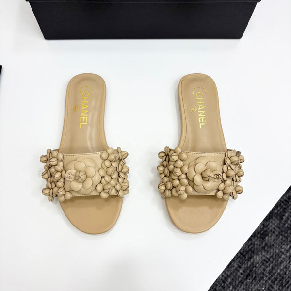 CC 25C Mules Flower Beige Calfskin