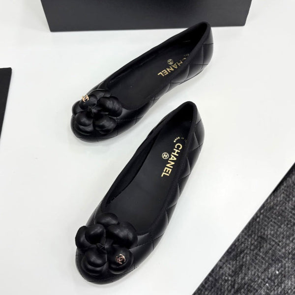 CC 25 Ballet Flat Flower Black Quilted Calfskin
