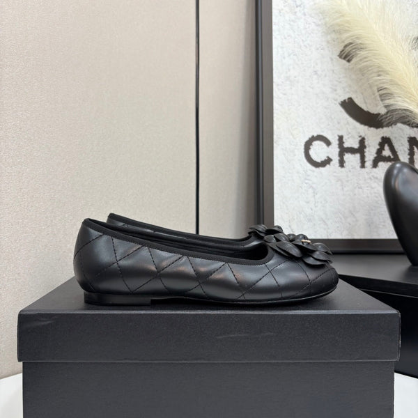 CC 25 Ballet Flat Flower Black Quilted Calfskin