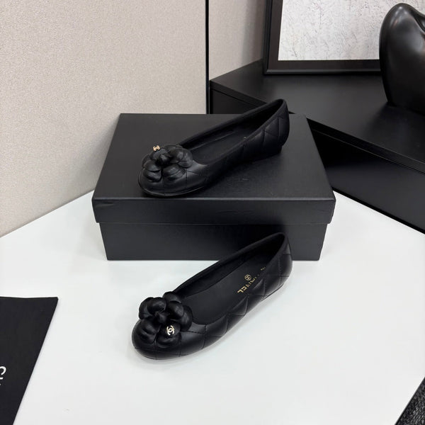 CC 25 Ballet Flat Flower Black Quilted Calfskin