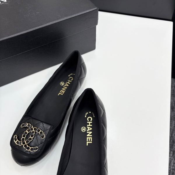 CC 25 Ballet Flat Large Logo Black Quilted Calfskin