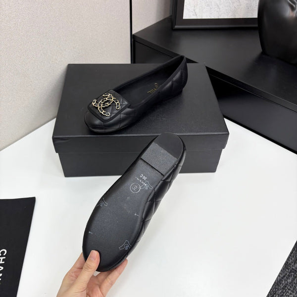 CC 25 Ballet Flat Large Logo Black Quilted Calfskin