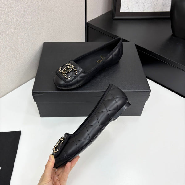 CC 25 Ballet Flat Large Logo Black Quilted Calfskin