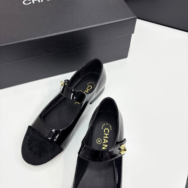CC 25 Mary Janes In Black Patent Sheepskin And Velvet 352465