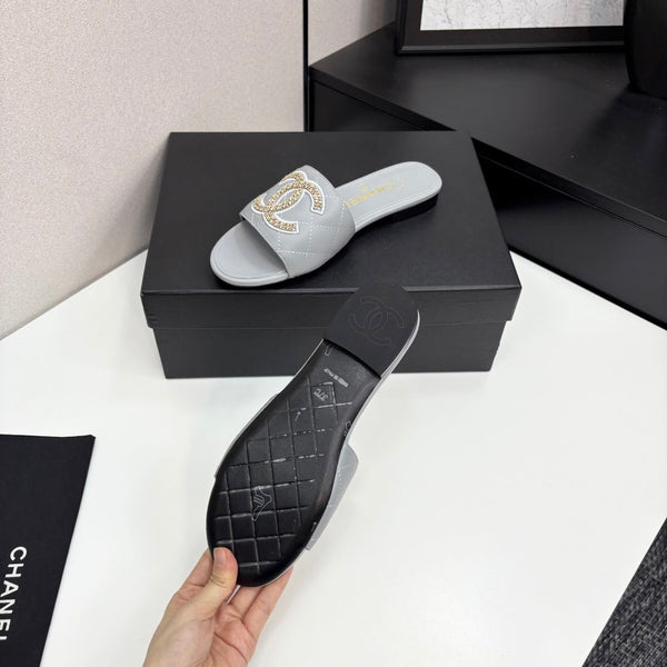 CC 25 Doubble Chain Embroidered Slippers Grey Quilted Sheepskin 352488