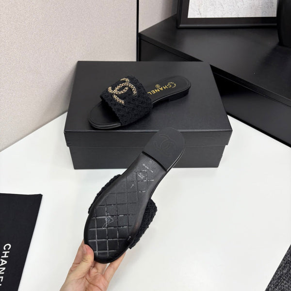 CC 25 Doubble Chain Embroidered Slippers Black Fabric And Sheepskin 352493