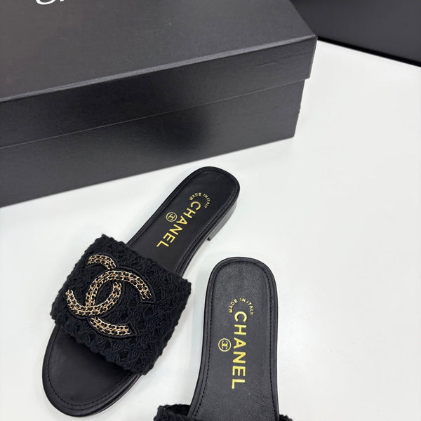 CC 25 Doubble Chain Embroidered Slippers Black Fabric And Sheepskin 352493