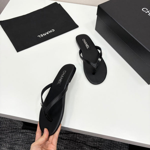 CC Crystal Logo Thong Sandal Black Sheepskin 352475