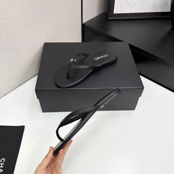 CC Crystal Logo Thong Sandal Black Sheepskin 352475