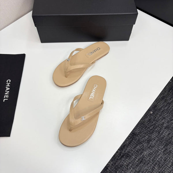 CC Crystal Logo Thong Sandal Beige Sheepskin 352476