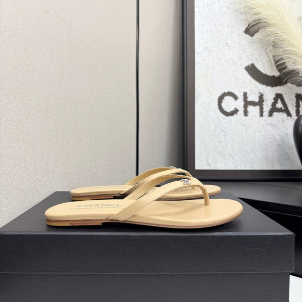 CC Crystal Logo Thong Sandal Beige Sheepskin 352476