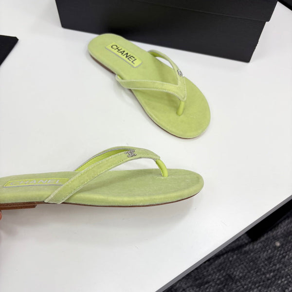 CC Crystal Logo Thong Sandal Lime Velvet 352480