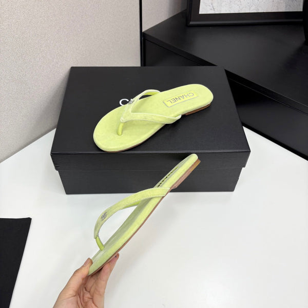 CC Crystal Logo Thong Sandal Lime Velvet 352480
