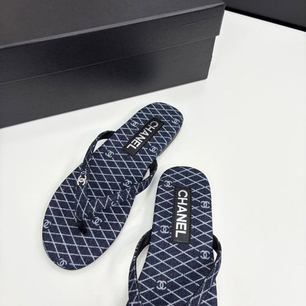 CC Crystal Logo Thong Sandal Navy Blue Fabric And Sheepskin 352483